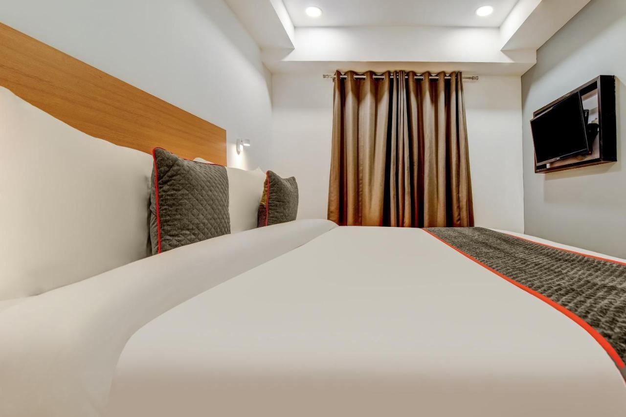 Готель Oyo Townhouse 115 Patel Nagar Нью-Делі Екстер'єр фото