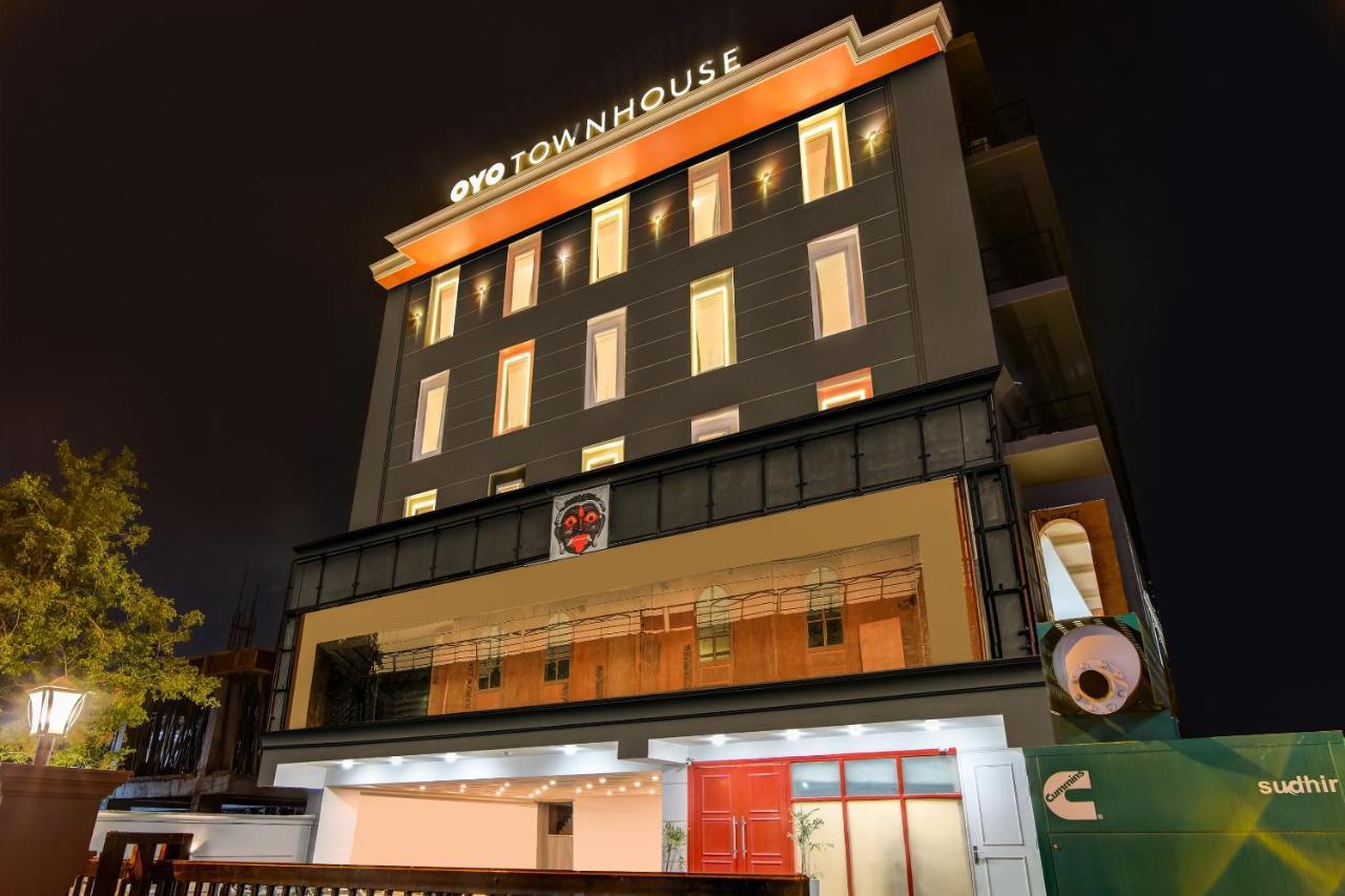 Готель Oyo Townhouse 115 Patel Nagar Нью-Делі Екстер'єр фото