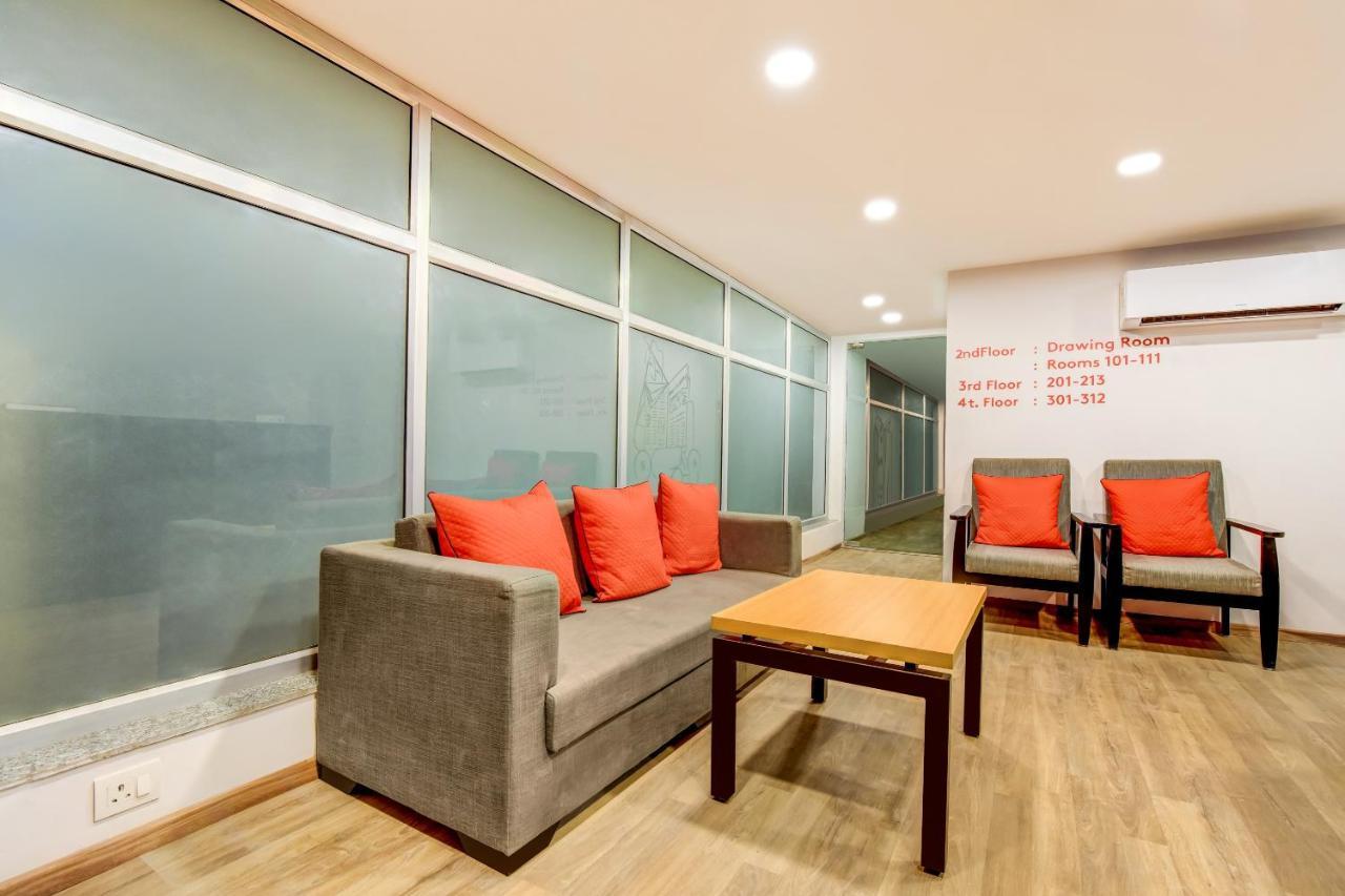 Готель Oyo Townhouse 115 Patel Nagar Нью-Делі Екстер'єр фото